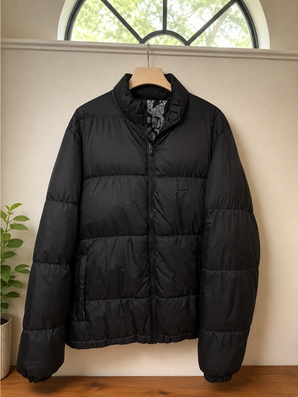Volcom Walltz Reversible Jacket black/ silver-on-black graffiti pattern